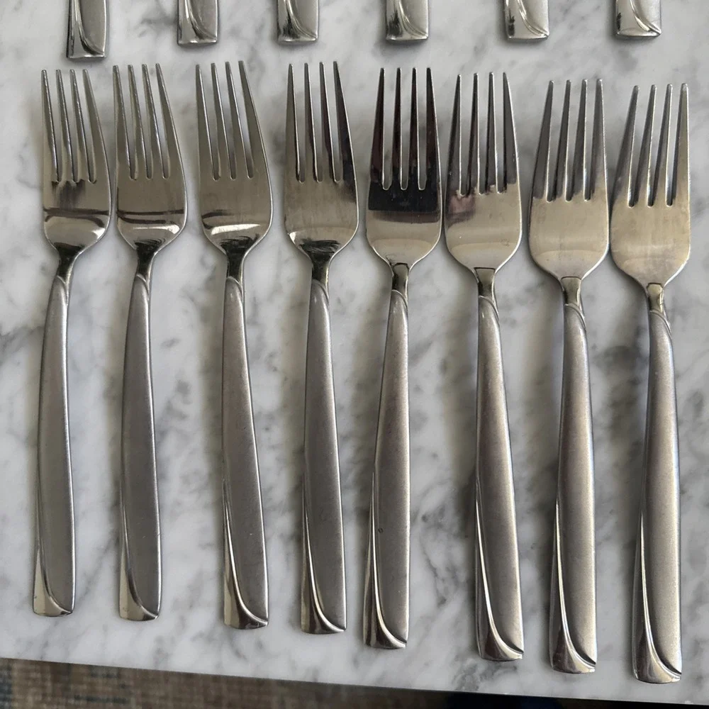 Oneida madeline stainless
